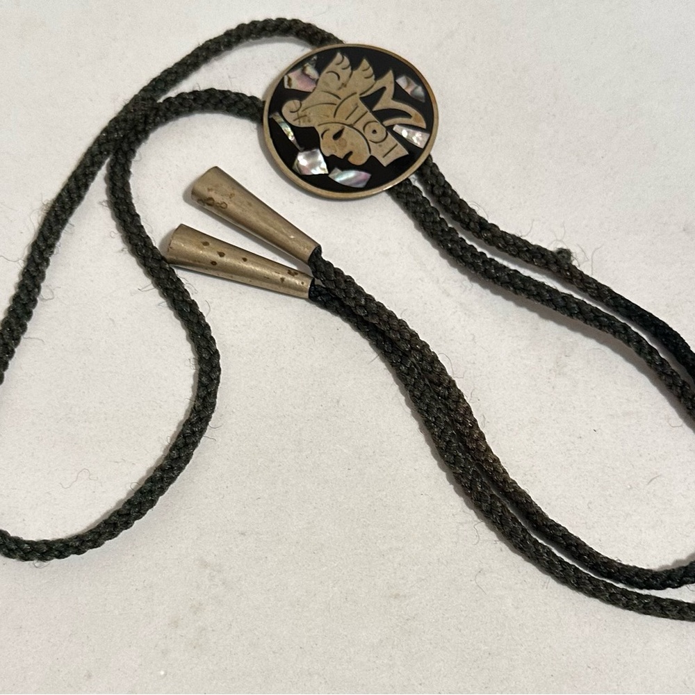 Vintage bolo